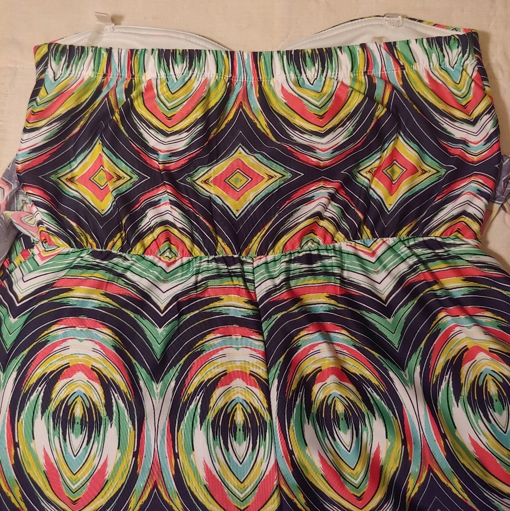 Patterned Strapless Dress - Picture 8 of 9